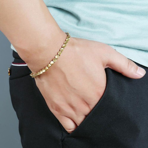 Copper beads promote healing and balance, while Tibetan energy brings spiritual protection Copper beads promote healing and balance, while Tibetan energy brings spiritual protection