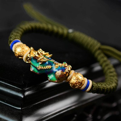 Color-changing Pixiu symbolizes transformation and attracts abundance and luck