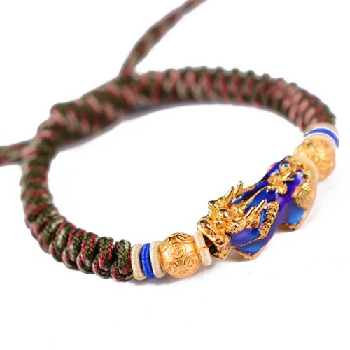 Color-changing Pixiu symbolizes transformation and attracts abundance and luck Color-changing Pixiu symbolizes transformation and attracts abundance and luck
