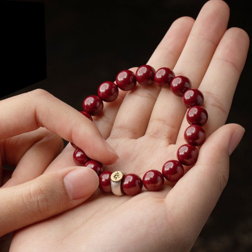 Protects and brings good fortune according to the eight guardian deities and your zodiac sign Protects and brings good fortune according to the eight guardian deities and your zodiac sign