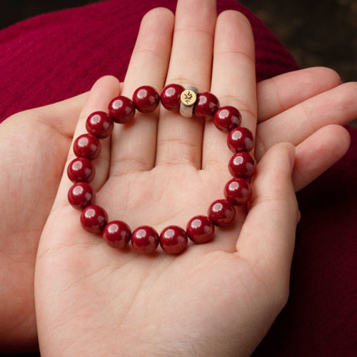 Protects and brings good fortune according to the eight guardian deities and your zodiac sign Protects and brings good fortune according to the eight guardian deities and your zodiac sign