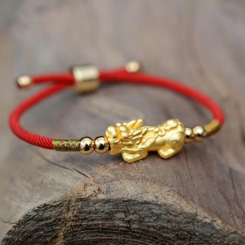 The red string and Pixiu attract wealth, good fortune, and financial prosperity The red string and Pixiu attract wealth, good fortune, and financial prosperity