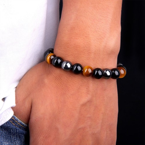 Provides triple layers of protection against negative energy and promotes personal security Provides triple layers of protection against negative energy and promotes personal security