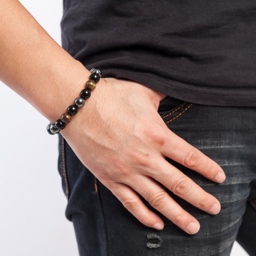 Provides triple layers of protection against negative energy and promotes personal security Provides triple layers of protection against negative energy and promotes personal security