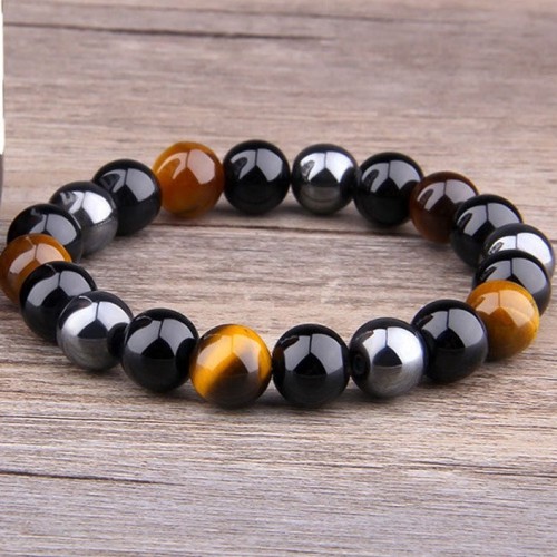 Provides triple layers of protection against negative energy and promotes personal security Provides triple layers of protection against negative energy and promotes personal security
