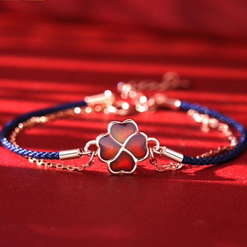 The four-leaf clover symbolizes luck and brings blessings, positivity, and fortune The four-leaf clover symbolizes luck and brings blessings, positivity, and fortune