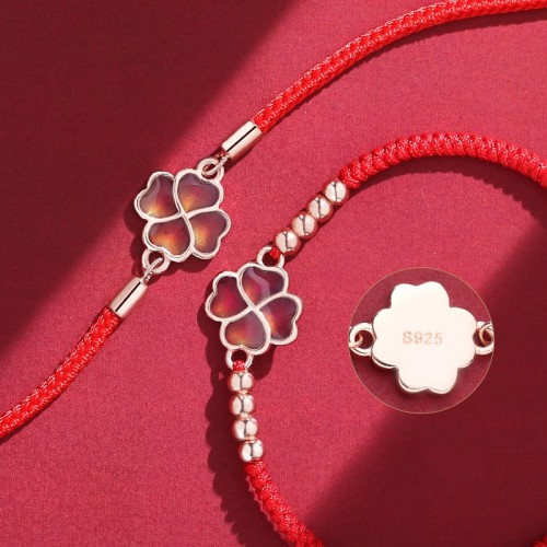 The four-leaf clover symbolizes luck and brings blessings, positivity, and fortune The four-leaf clover symbolizes luck and brings blessings, positivity, and fortune