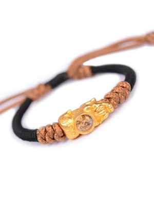 The Pixiu attracts wealth, while the moving windmill symbolizes constant movement and prosperity