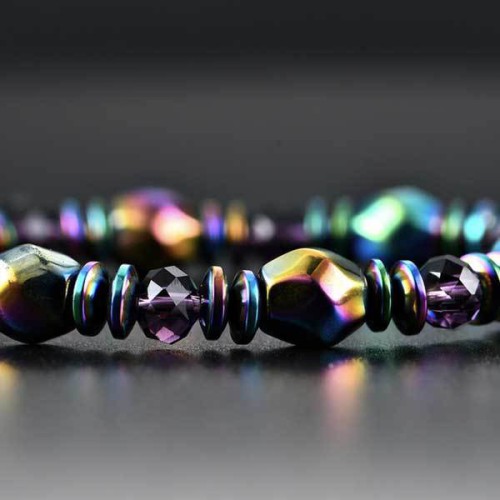 Magnetic Hematite promotes wellness and healing, and the rainbow color enhances positivity Magnetic Hematite promotes wellness and healing, and the rainbow color enhances positivity