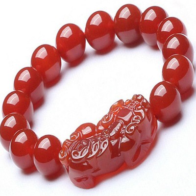 Red Agate attracts wealth and abundance, and the Pixiu provides protection and good fortune