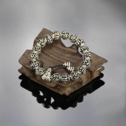 The Wu Lou symbol promotes health, longevity, and protection against illness